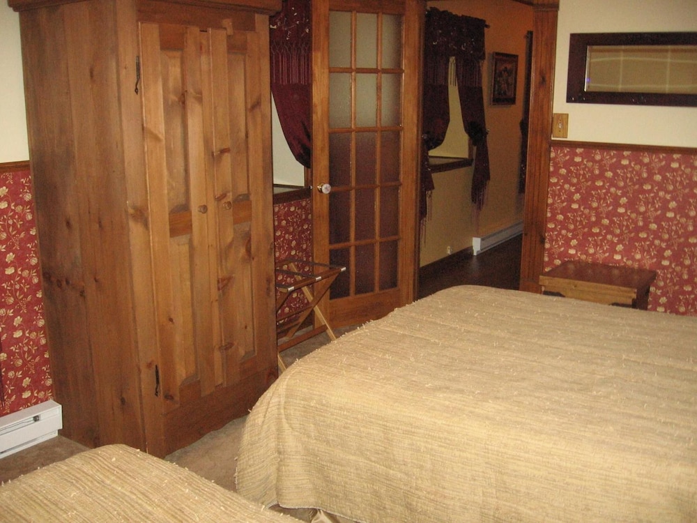 Suite, 2 Double Beds, Kitchenette photo 3