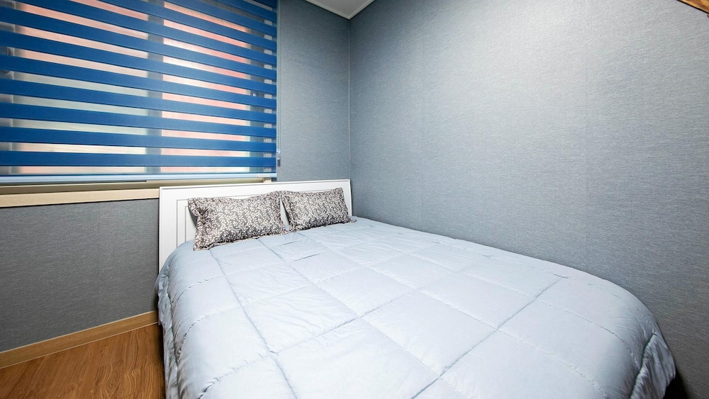Basic Room, 1 Bedroom (202( No cooking )) - Photo 7