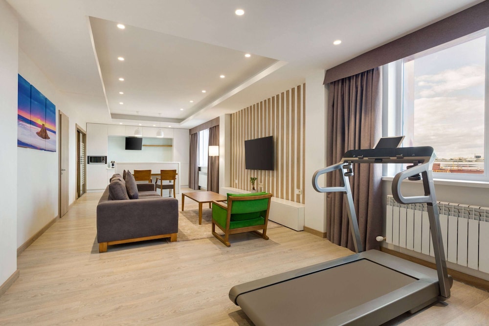 Suite, 1 King Bed, Non Smoking (Wellness Suite) photo 1