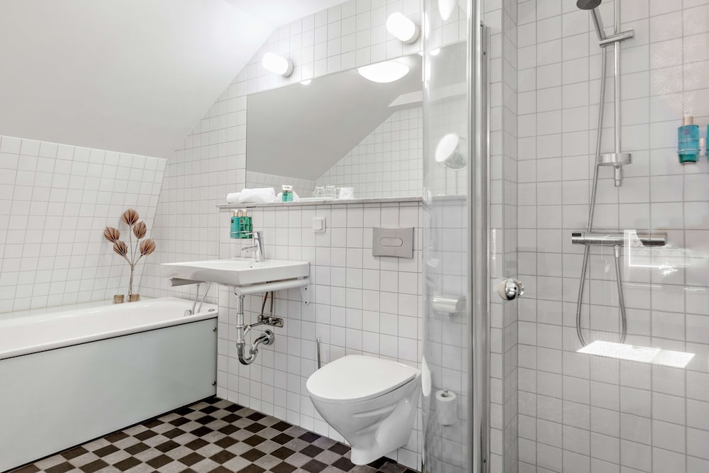 Junior Suite, 1 Double Bed, Non Smoking - Photo 6