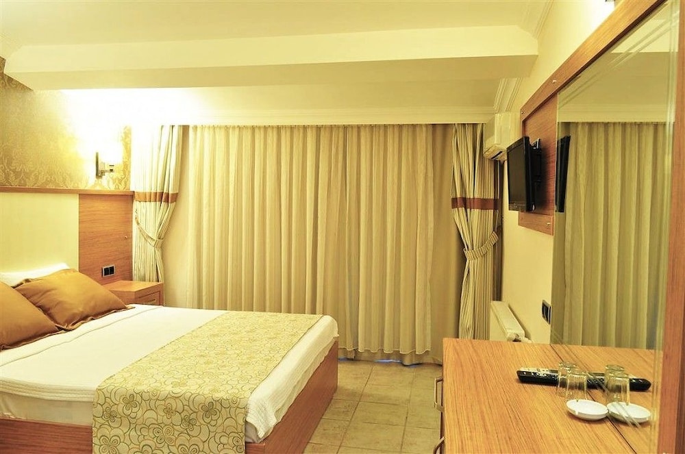 Standard Double or Twin Room photo 1