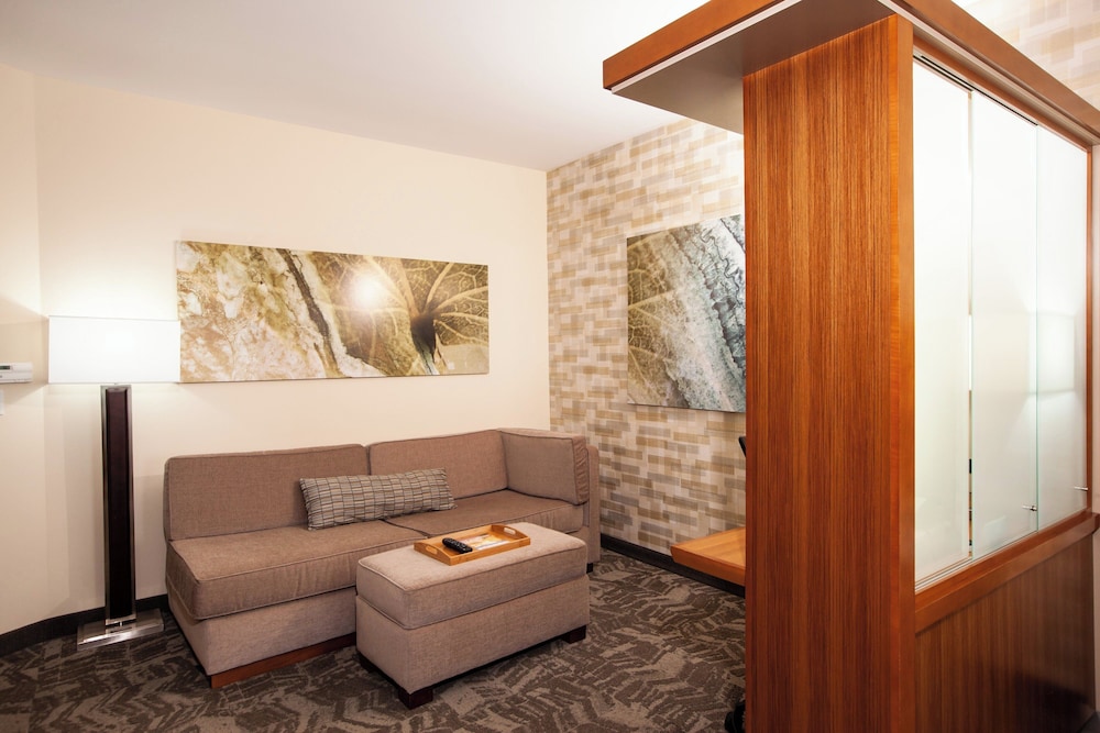 Studio, Multiple Beds (Mobility/Hearing Accessible, Tub) photo 1