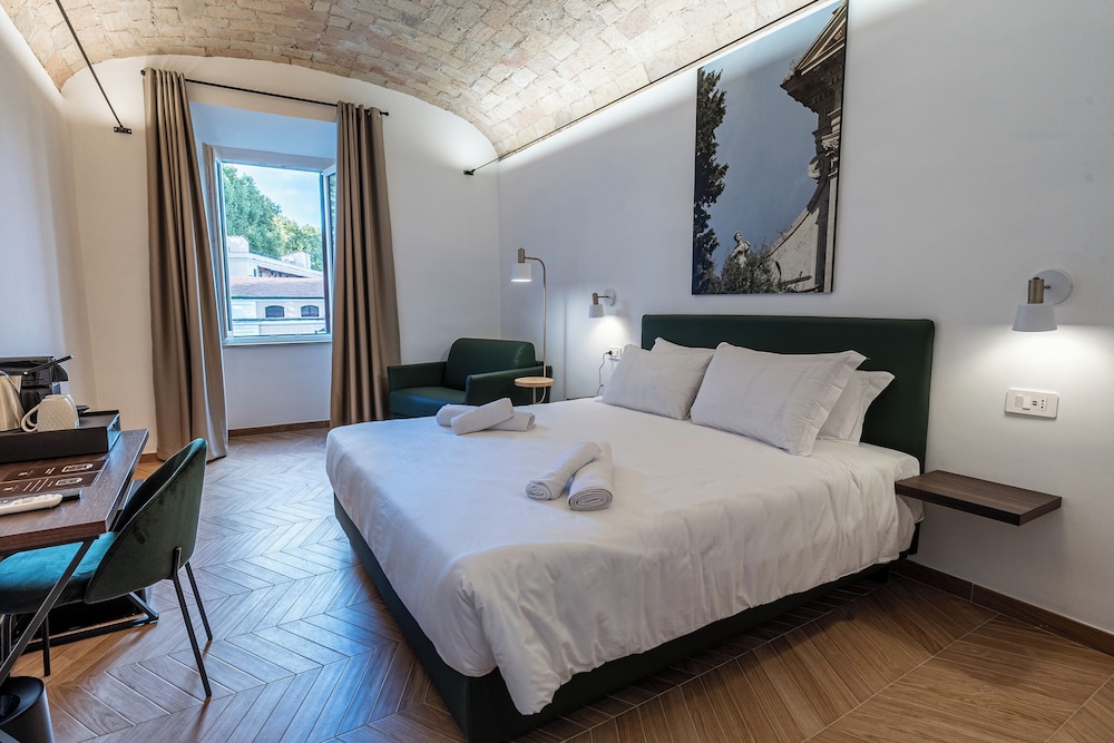 Deluxe Room, City View