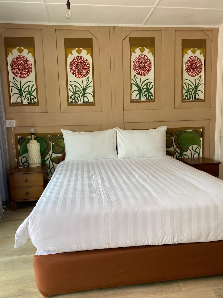 Standard Double Room, 1 Queen Bed, Mountain View photo 2