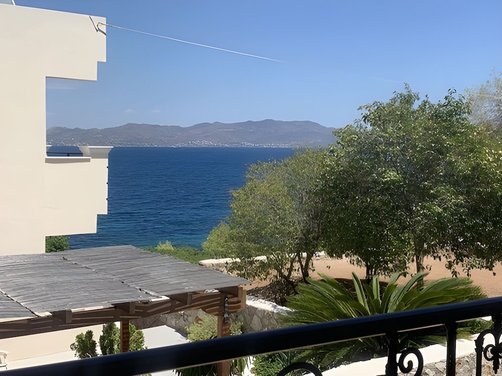 Standard Double Room, Partial Sea View - Photo 11