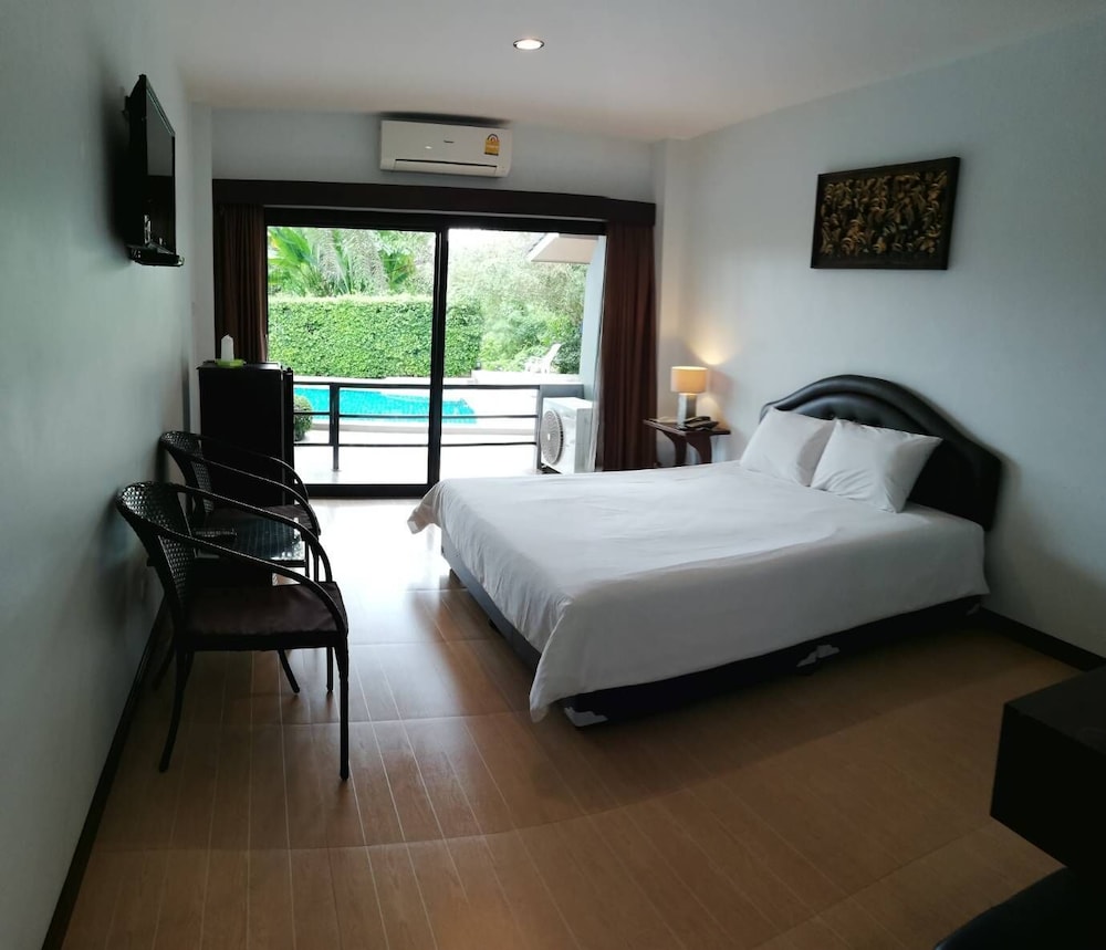 Basic Room, 1 Bedroom, Non Smoking, Poolside