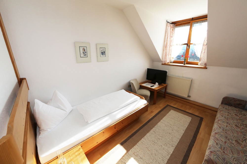 Single Room photo 2