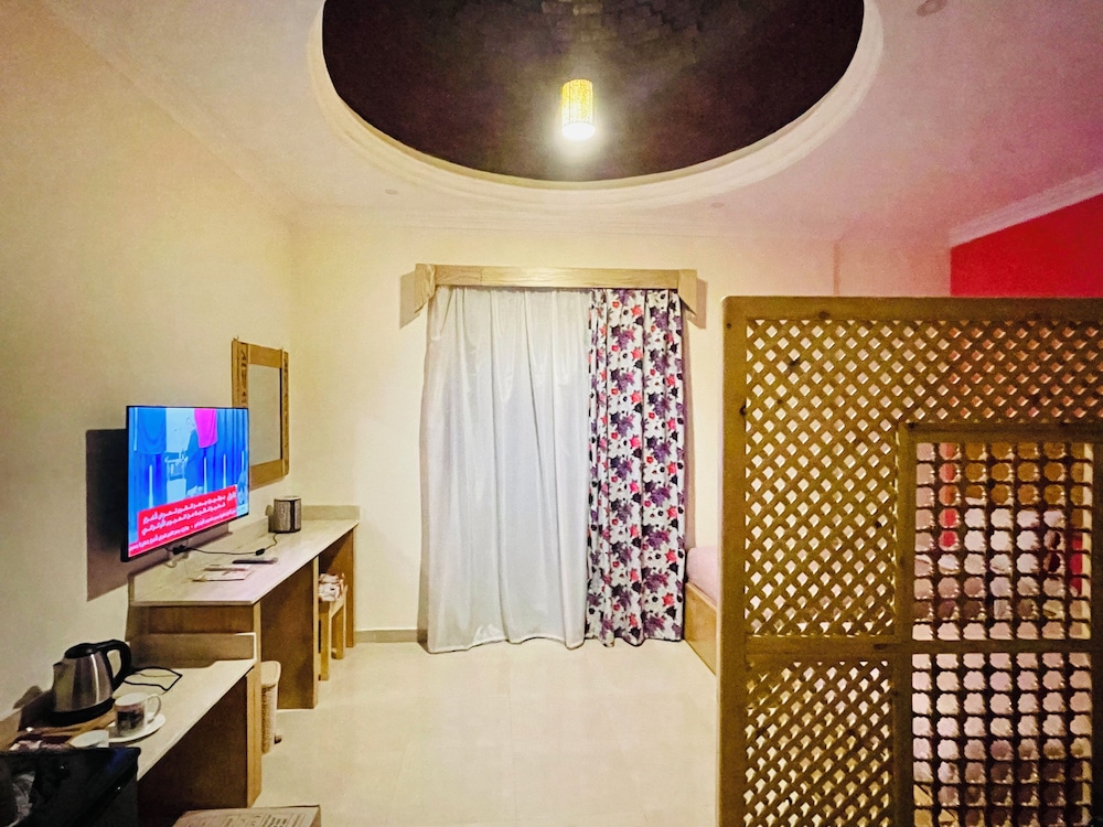 Panoramic Studio Suite, Non Smoking, Garden View photo 3