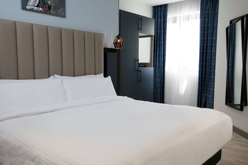 Standard Room, 1 Double Bed, Non Smoking (Shower Only)