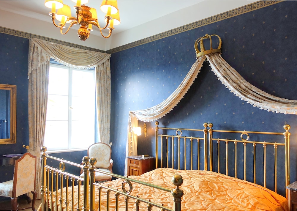 Suite, Lake View