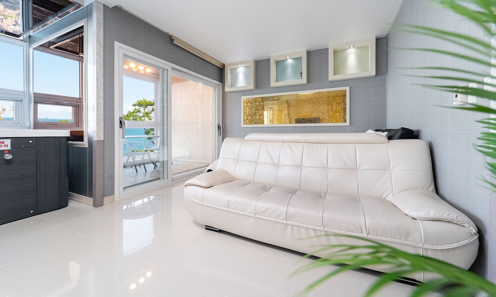 Ocean View Spa B2