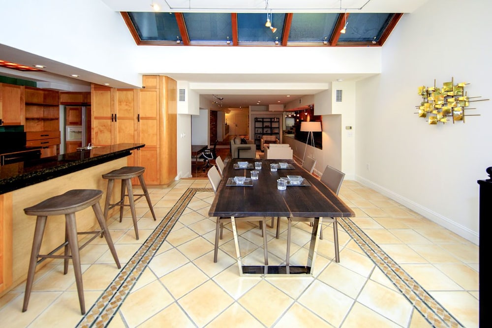 Deluxe Studio Suite