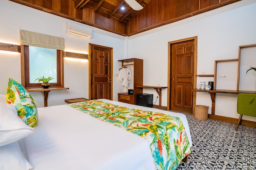 Sky Cottage Double with Balcony, River View photo 1