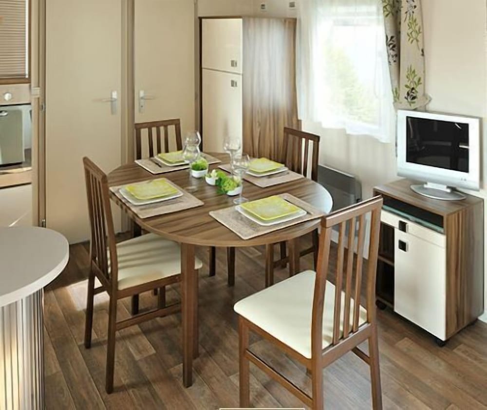 Mobile Home, 2 Bedrooms, Kitchen (Rubis) photo 2