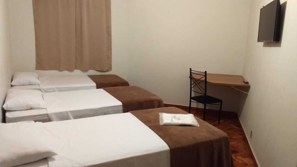 Economy Suite, 3 Twin Beds photo 1