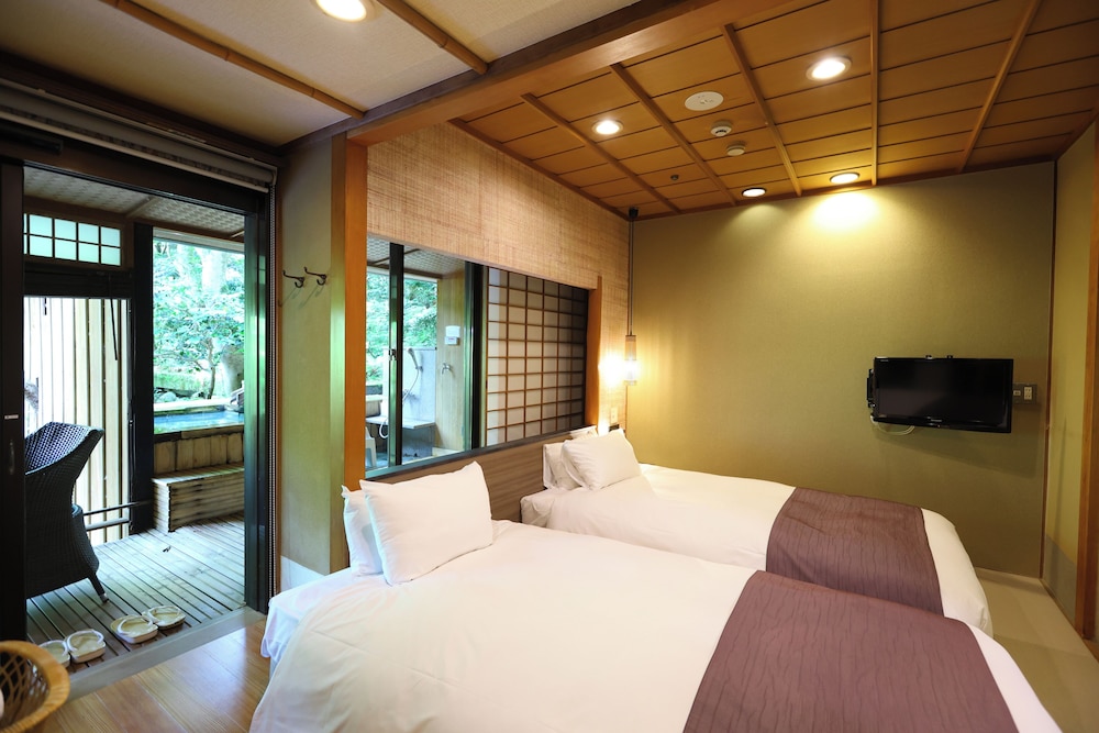 With open-air bath, Standard Japanese-style room with bed, 8 Tatami+Living Room (50SQM),Non-Smoking photo 3