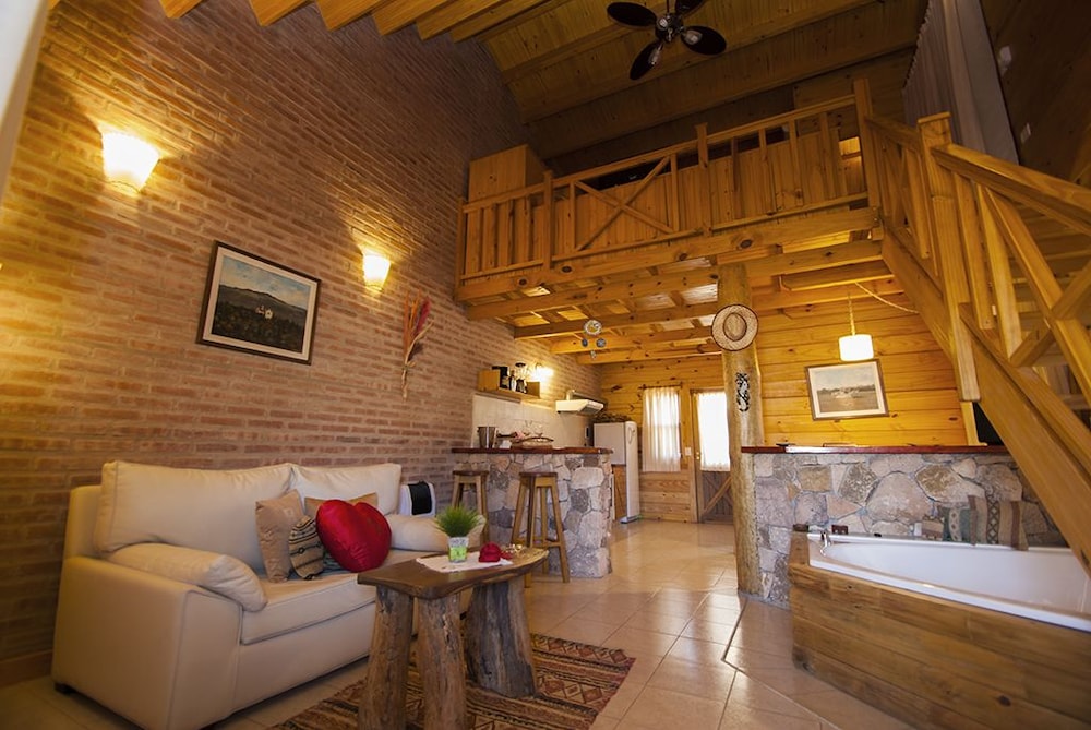 Honeymoon Cabin, 1 King Bed, Non Smoking, Private Bathroom (Grand Paradise C) photo 1