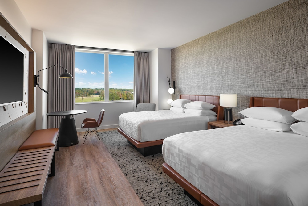 Classic Room, 2 Queen Beds, Courtyard View