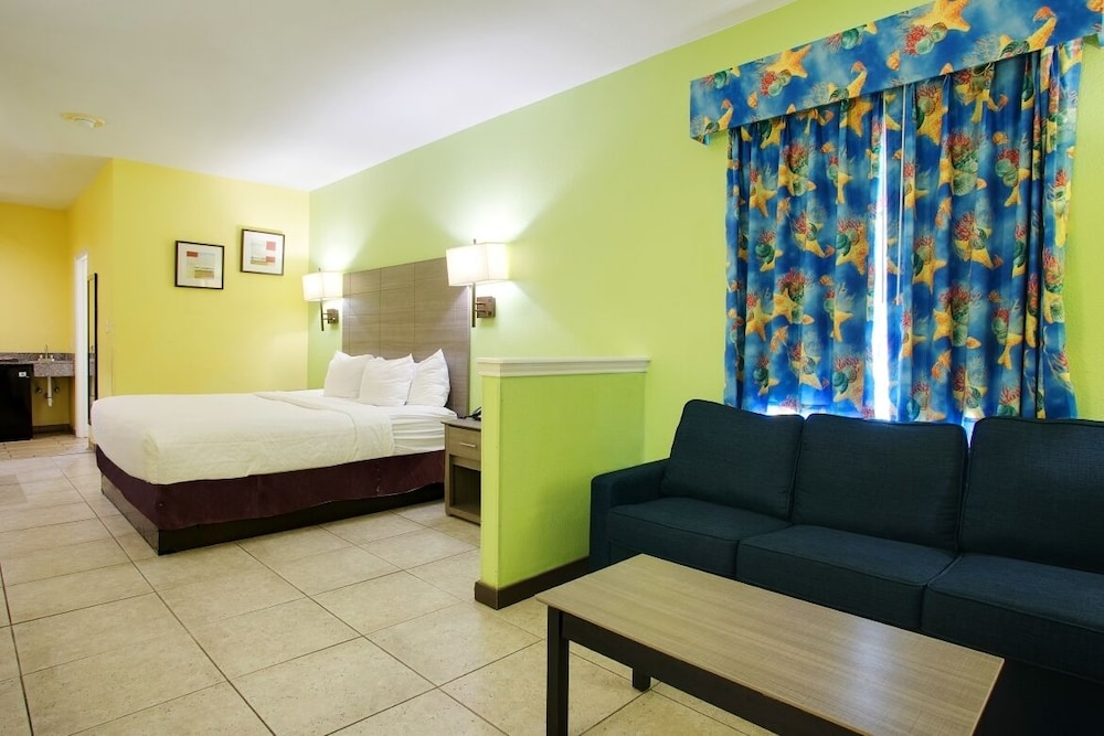 1 King Standard Suite, 2nd Floor photo 1