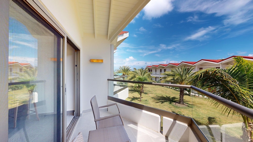 Luxury Garden View Room