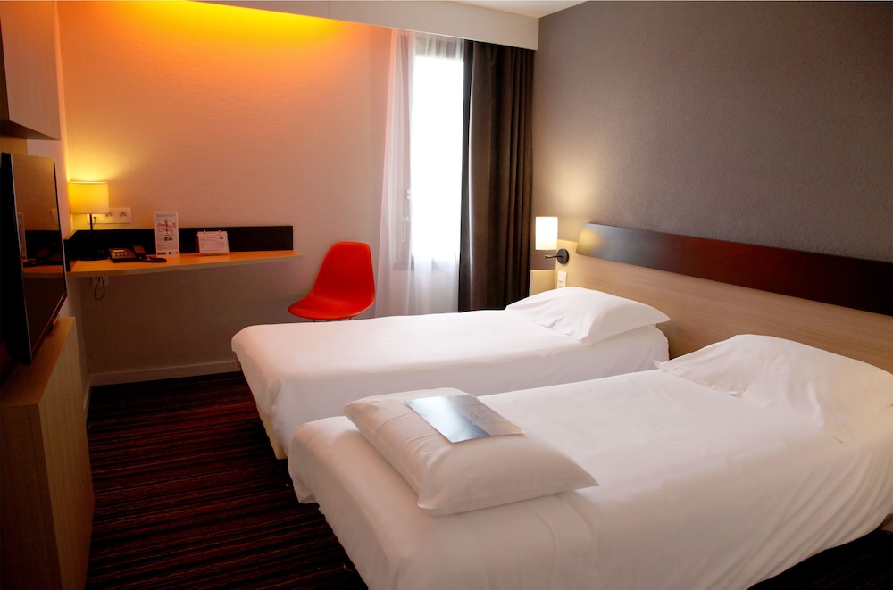 Standard Room, 2 Twin Beds - Photo 3