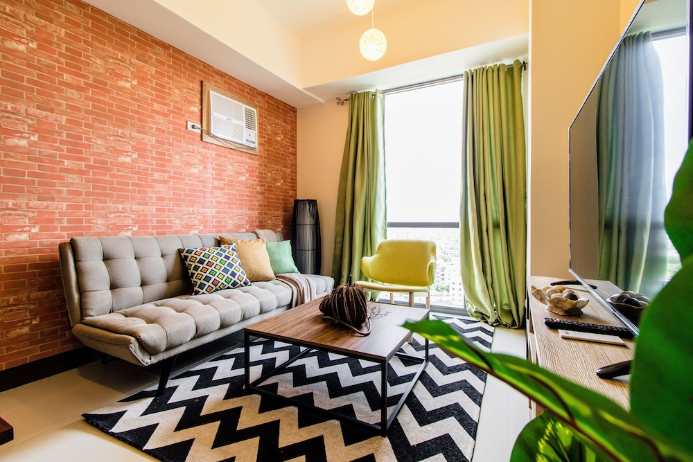 Exclusive Condo, 1 Queen Bed with Sofa bed, Lake View photo 1