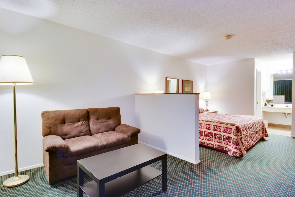 Standard Room, 1 King Bed