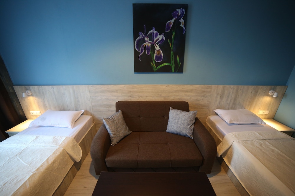 Standard Double or Twin Room, Multiple Beds, City View