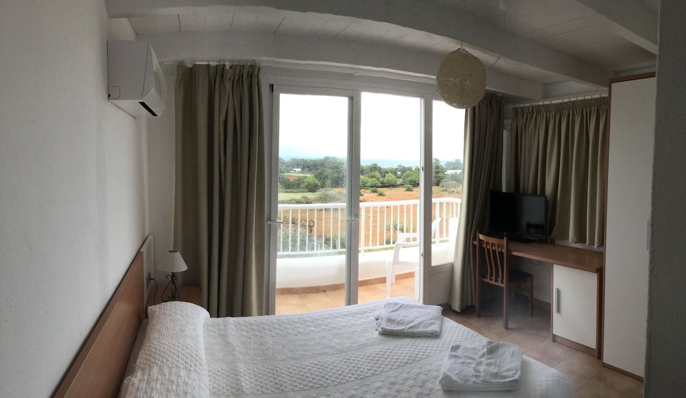 Apartment, 1 Bedroom, Terrace photo 2