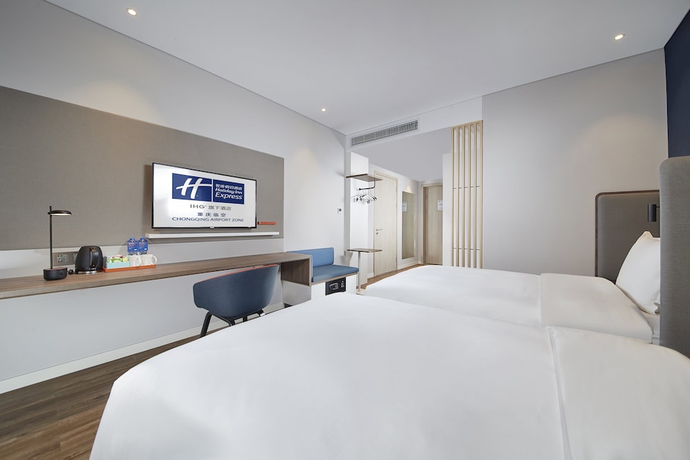 Standard Room, Multiple Beds - Photo 1