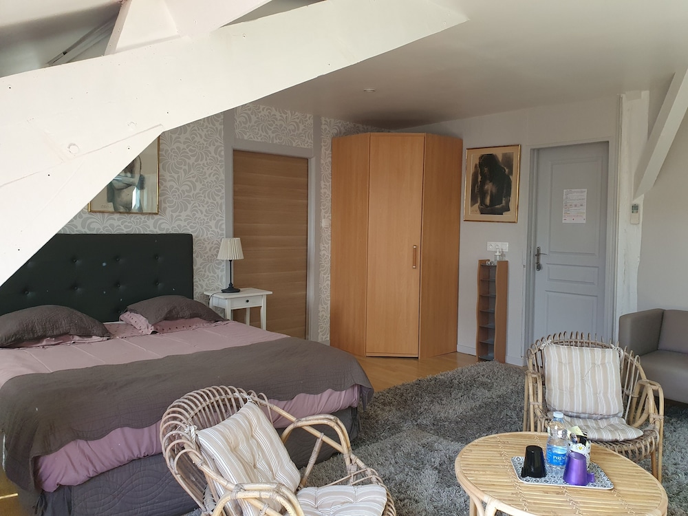 Triple Room, Non Smoking (Chambre La Rose) photo 3
