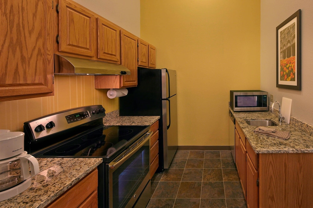 Suite, 1 Bedroom - Photo 1