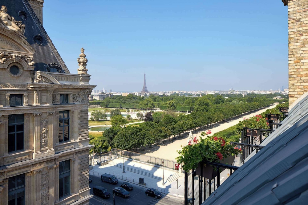 Parisian Suite photo 1