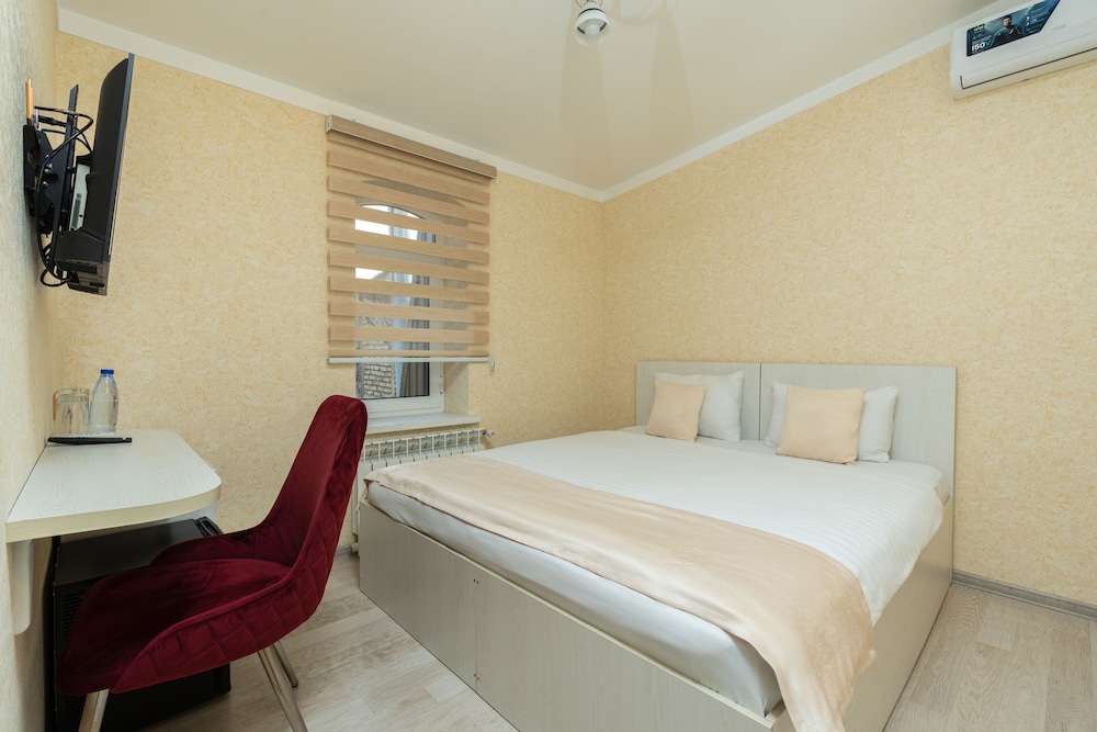 Standard Double Room - Photo 17