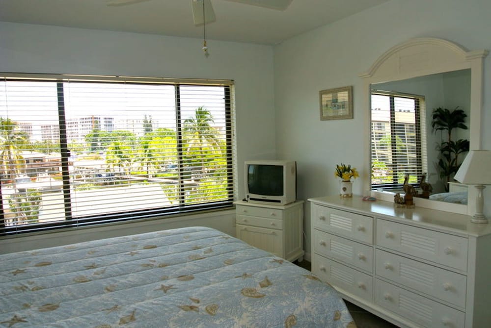 Condo, 2 Bedrooms photo 1