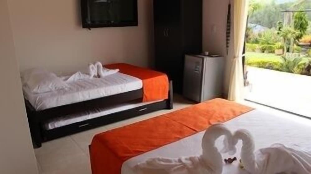 Family Room, Multiple Beds, Accessible, Garden View photo 2