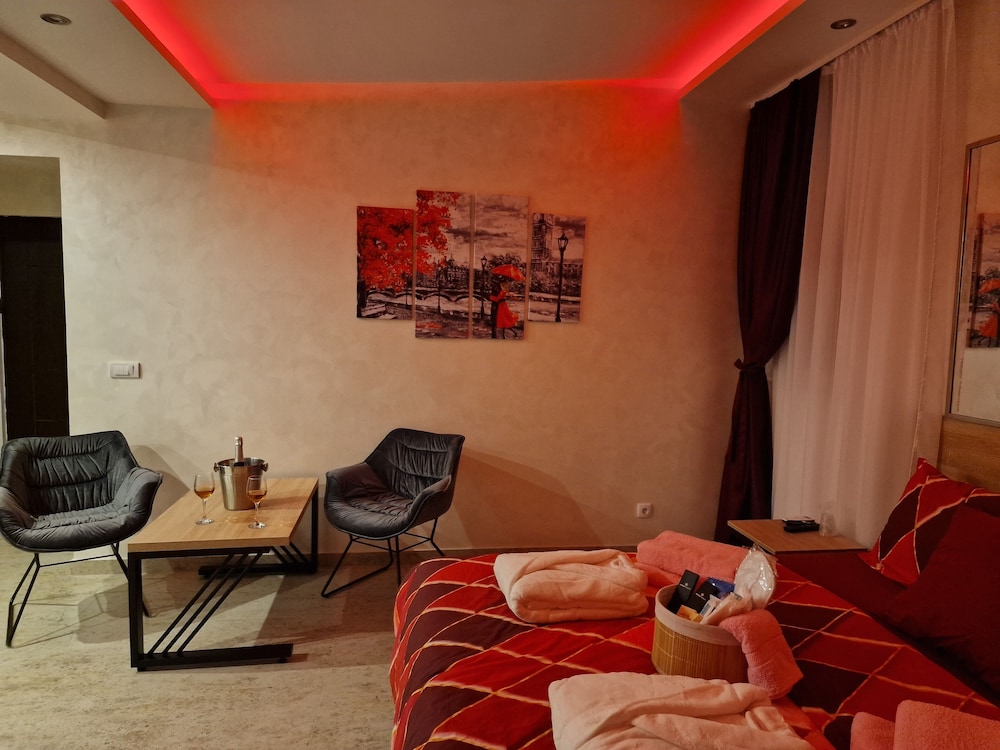 Elite Studio Suite photo 2