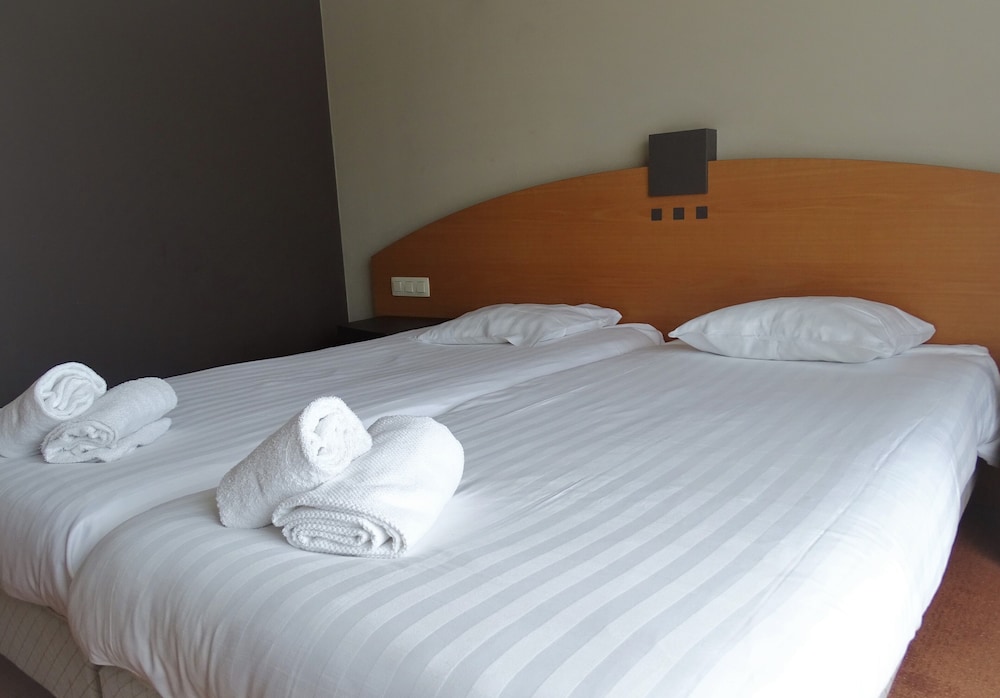 Budget Twin Room - Photo 1