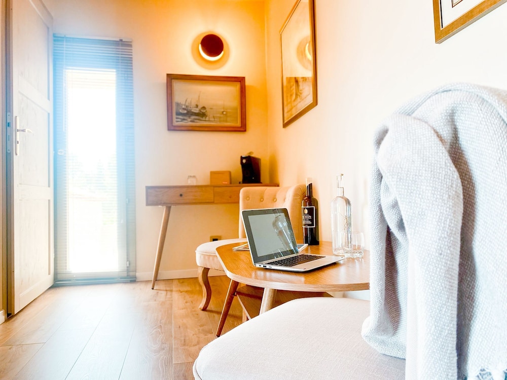 Deluxe Double Room, Hot Tub, Sea View photo 3