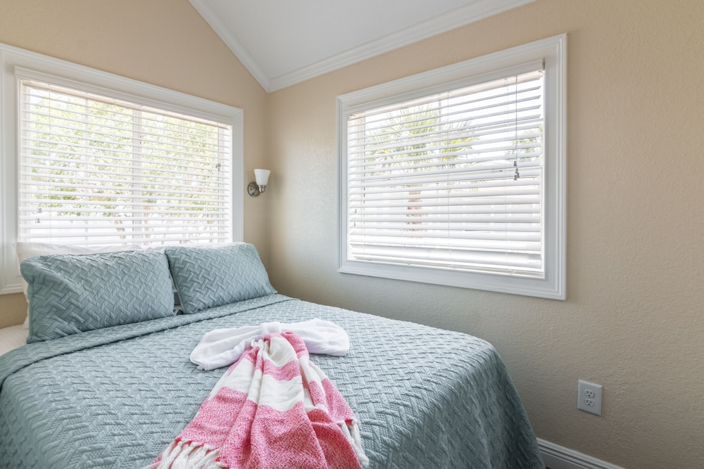 Premium Cottage, 2 Bedrooms (Pets Allowed, Linens Include) photo 2