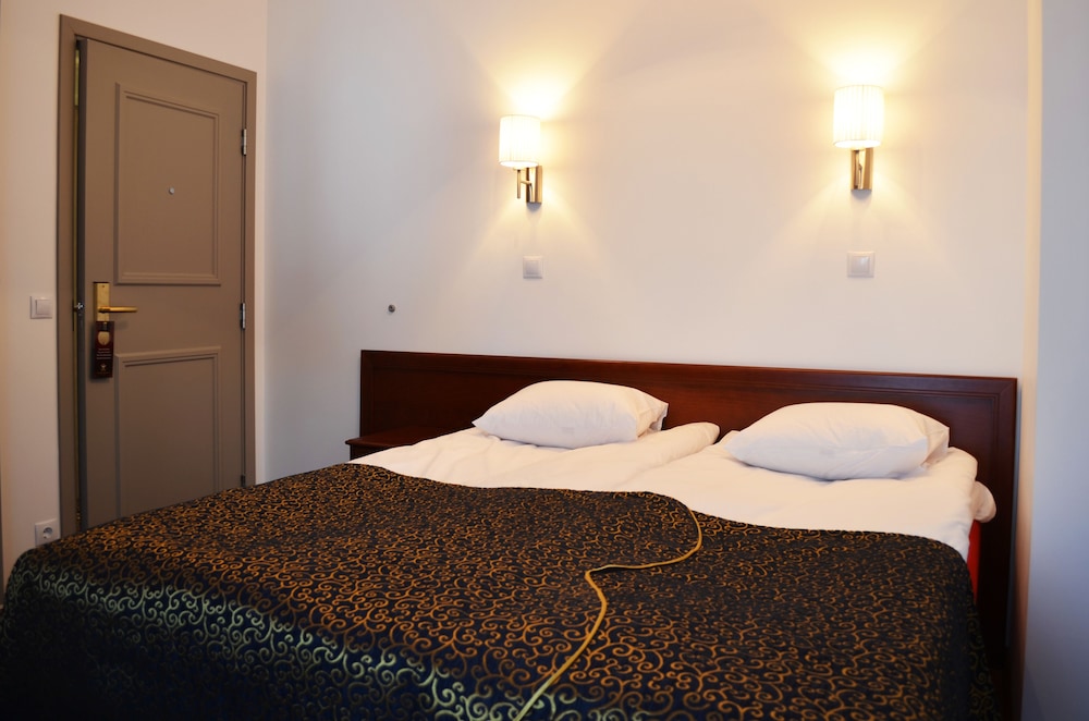 Economy Double or Twin Room photo 3