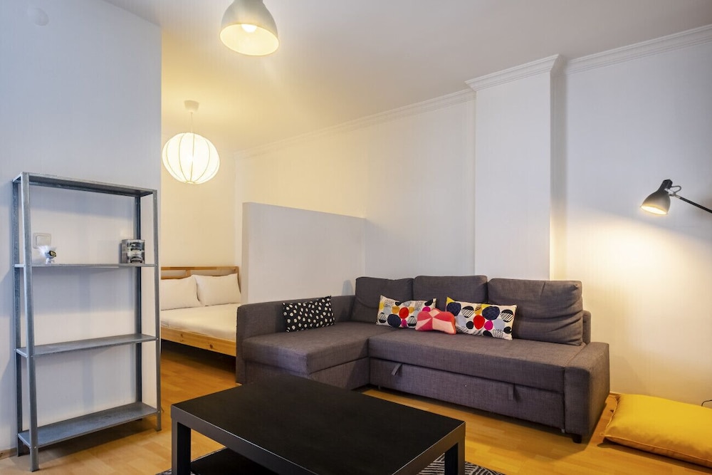 Apartment photo 2