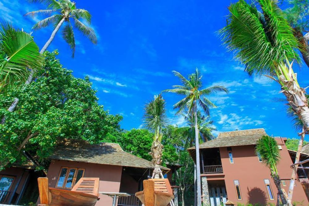 Deluxe Room, Beachfront photo 3
