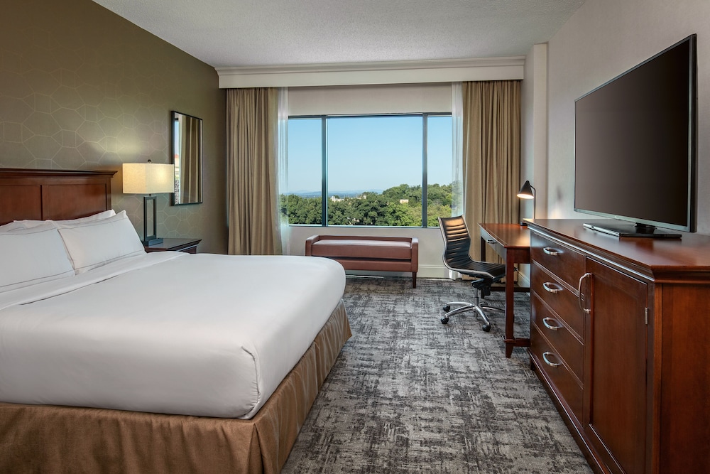 Suite, 1 King Bed, Non Smoking - Photo 2