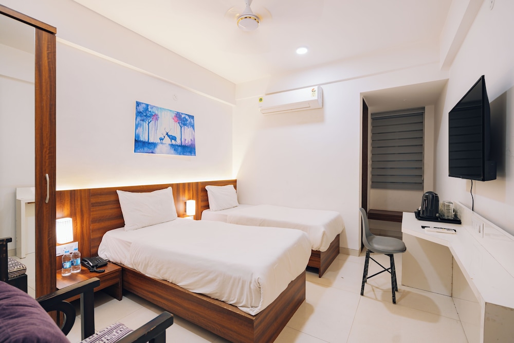 Deluxe Room - Photo 3