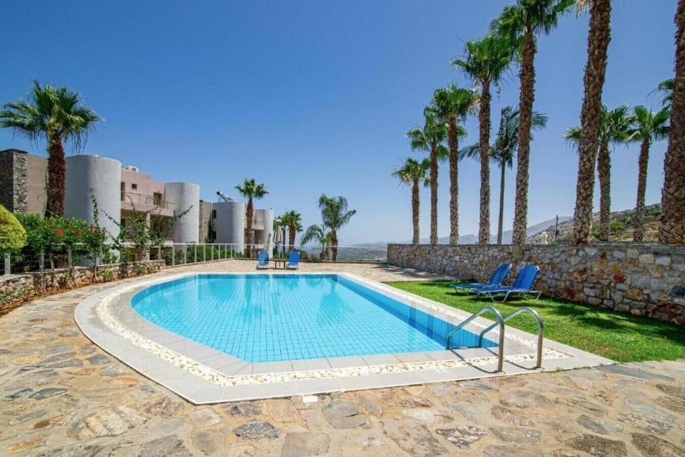 One Bedroom Villa with Private Pool and Sea View - Photo 11