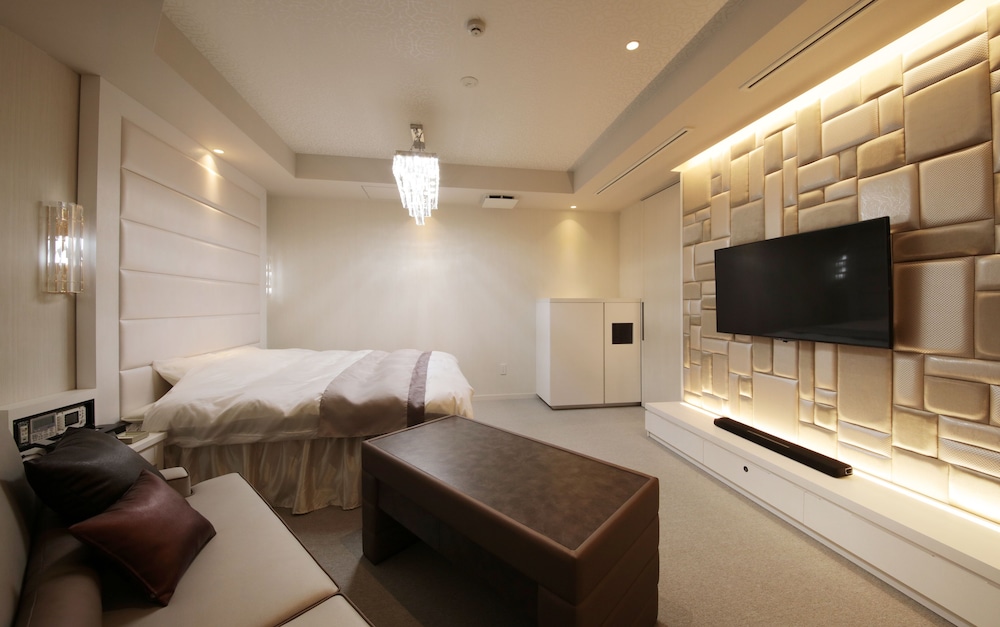 [Non-Smoking] Design Suite, 1 Queen Bed thumbnail 5