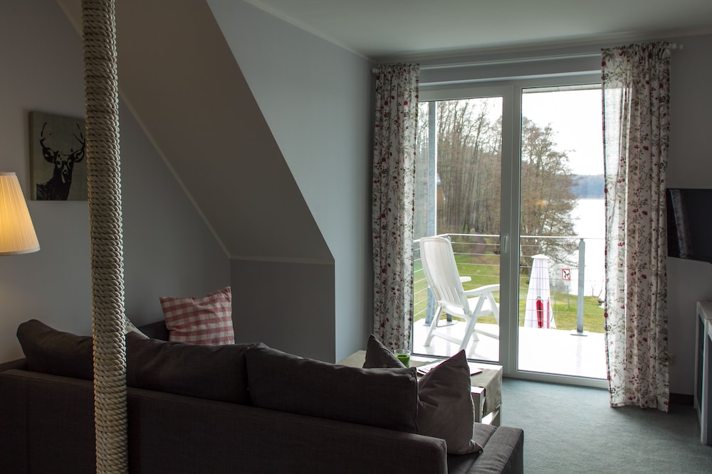Comfort Double Room Single Use, Balcony, Lake View photo 2