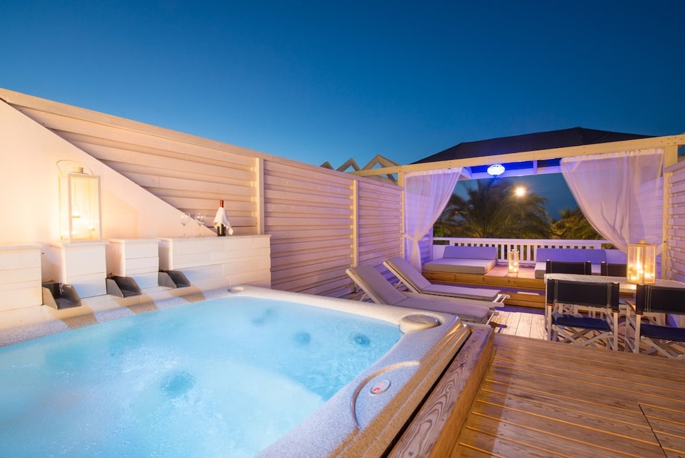 Island Suite with Sea View, Hot Tub and Grand Terrace - Photo 1