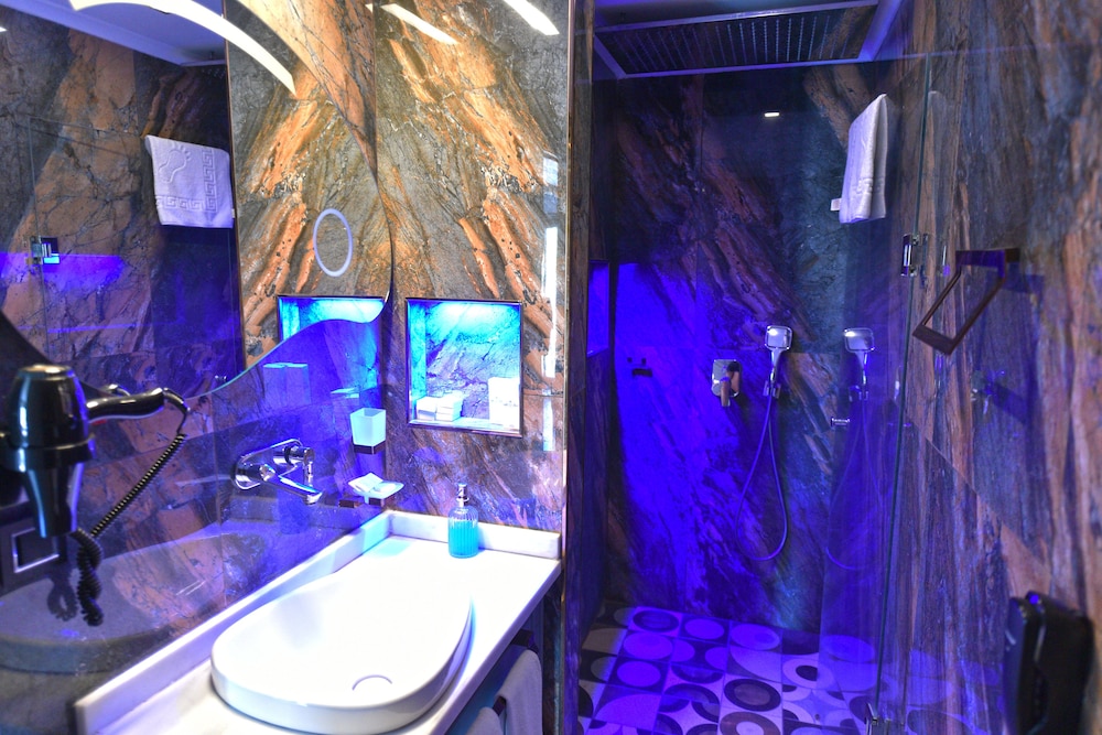 Deluxe Penthouse, 1 Bedroom, Balcony, Sea View photo 2